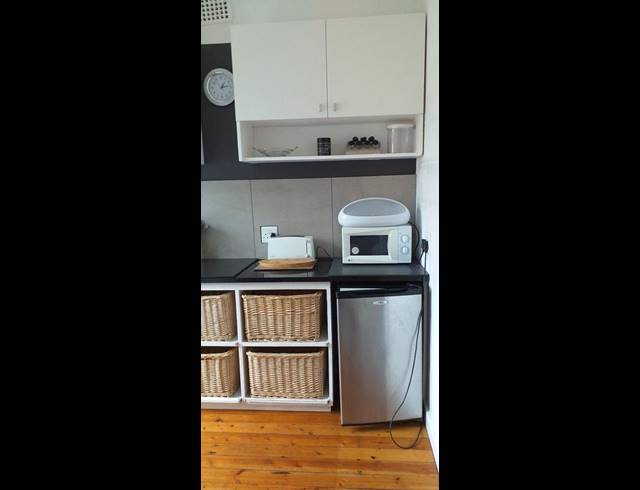 1 BEDROOM PROPERTY TO RENT IN RONDEBOSCH